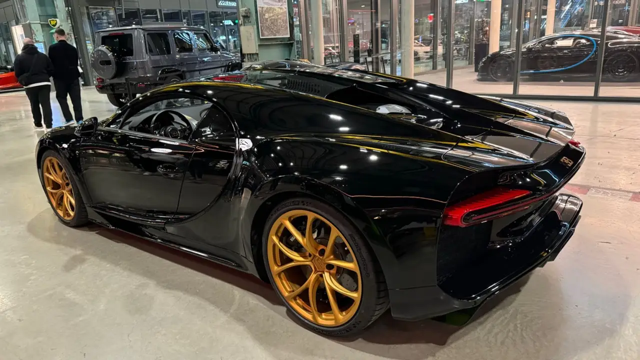 Bugatti Chiron 110 Ani 2019, front view — Milan Super Car Rental, Milan. Bugatti Chiron 110 Ani in Milan The 2019 Bugatti Chiron 110 Ani is available to rent in…
