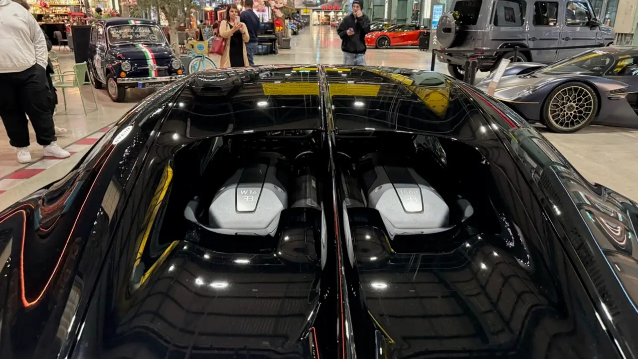 Bugatti Chiron 110 Ani 2019, rear view — Milan Super Car Rental, Milan. Bugatti Chiron 110 Ani in Milan The 2019 Bugatti Chiron 110 Ani is available to rent in…