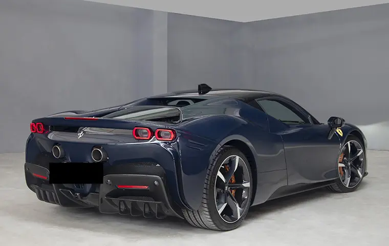 Ferrari SF90 Stradale 2025, interni — Milan Super Car Rental, Milano. Ferrari SF90 Stradale a Milano Il Ferrari SF90 Stradale 2025 è proposto a noleggio a…