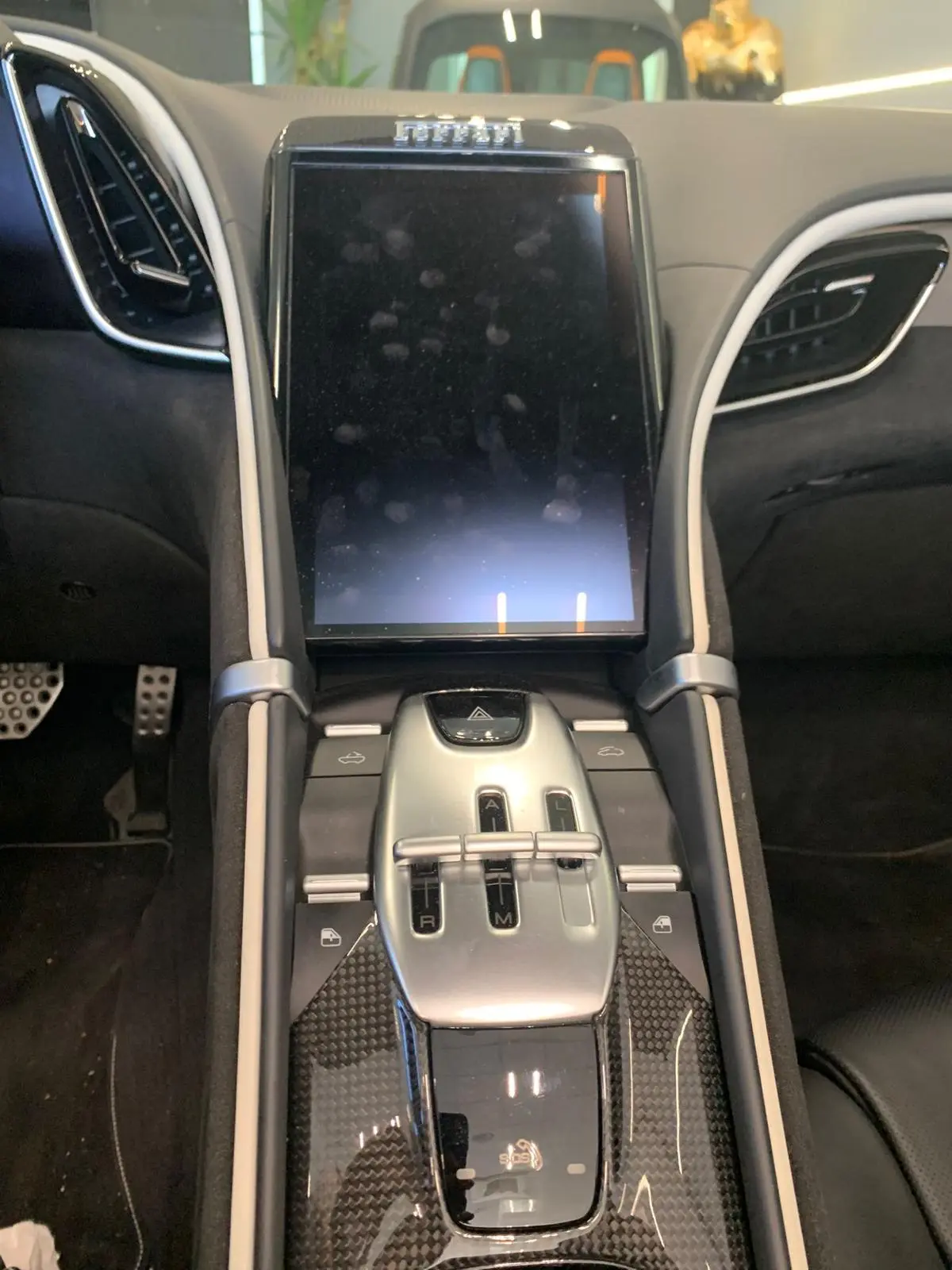 Lamborghini Huracan Sterrato 2024, exterior — Milan Super Car Rental, Milan. Lamborghini Huracan Sterrato a Milano The Lamborghini Huracan Sterrato, a 2024 model, is…